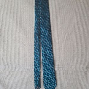 Blue Wave Pattern Silk Men's Tie EUC